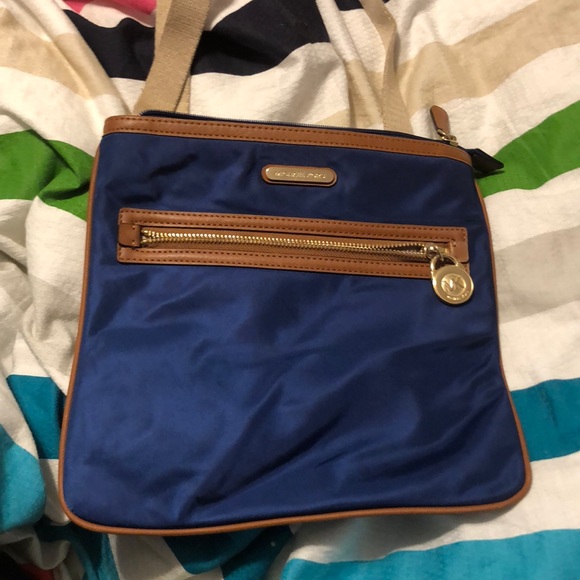 Blue Micheal Kors Crossbody - Picture 1 of 5